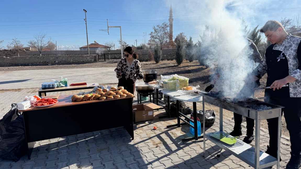 HAMBURGER İKRAMI